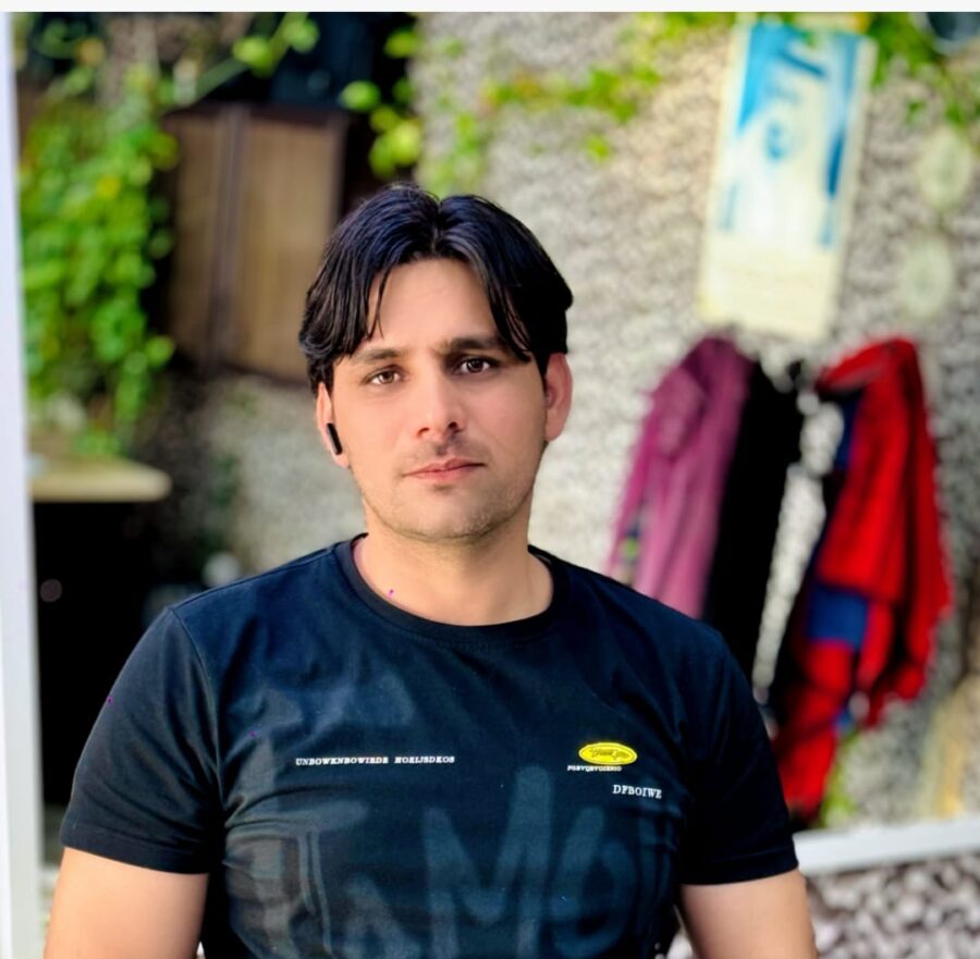 <b style=color:#B28C3F;>Mr Saif Ullah</b>